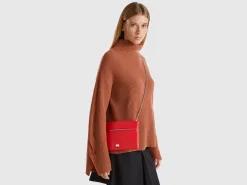 Bag with shoulder strap