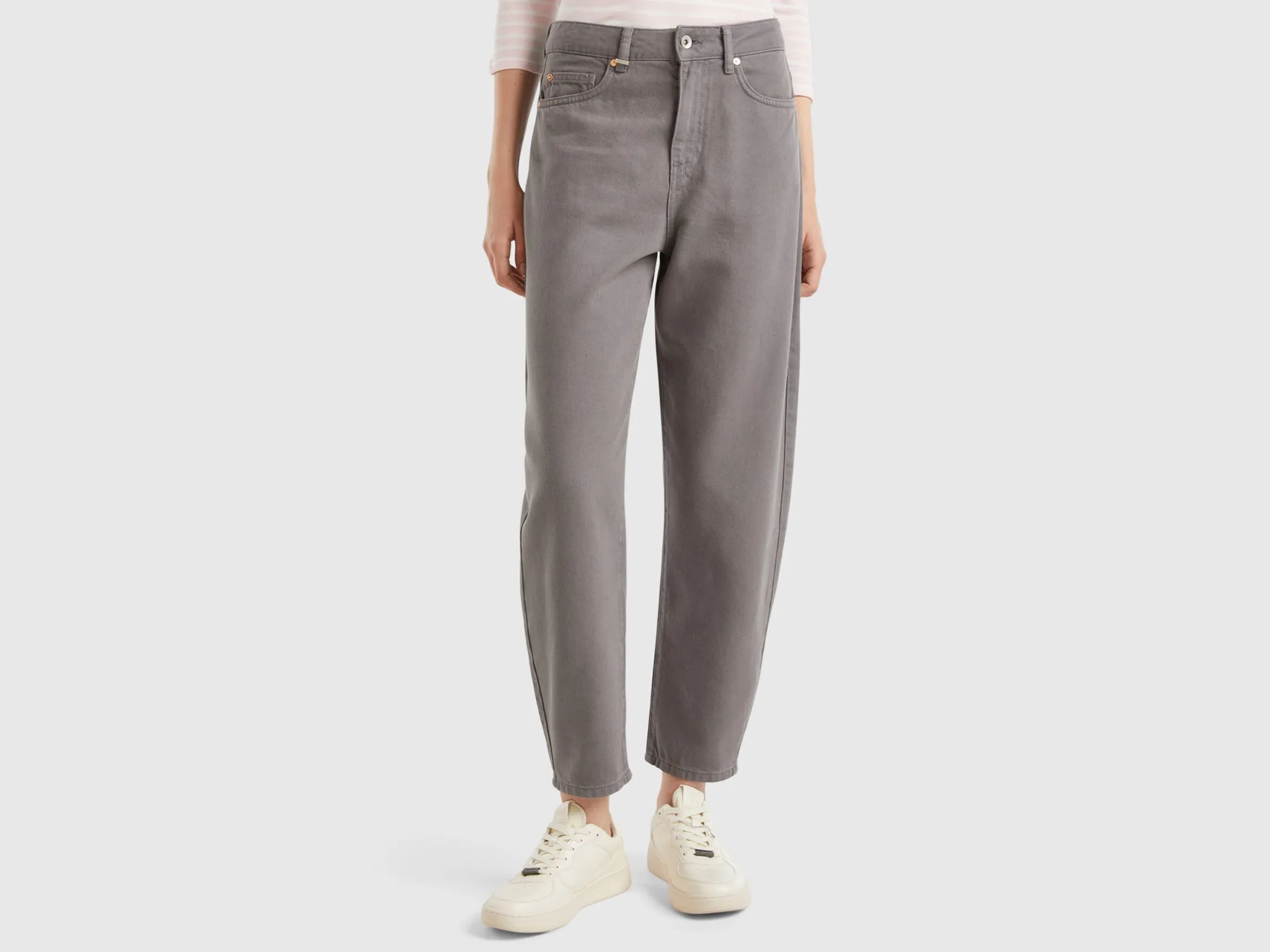 Balloon fit trousers