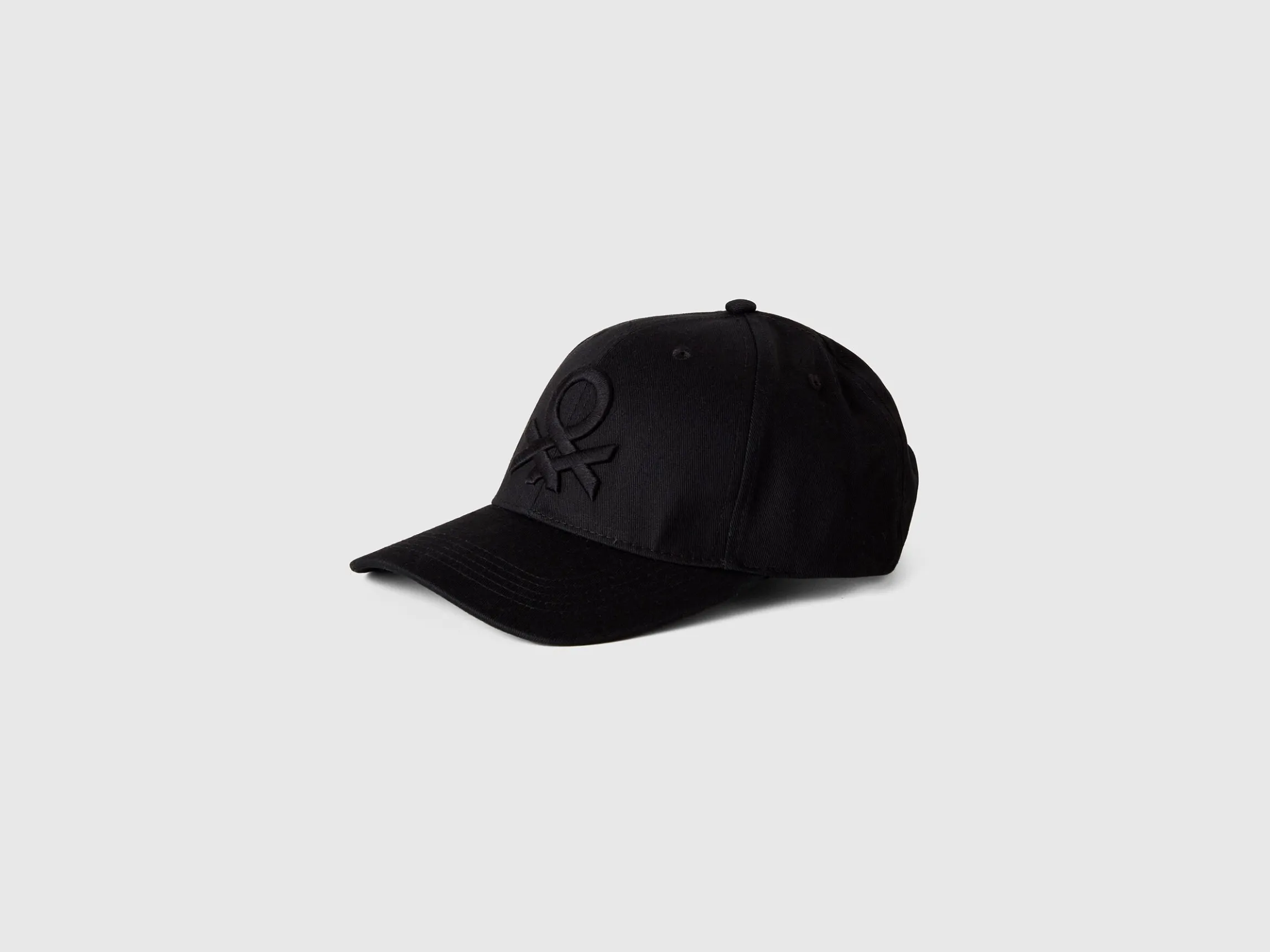Baseball hat with embroidered logo