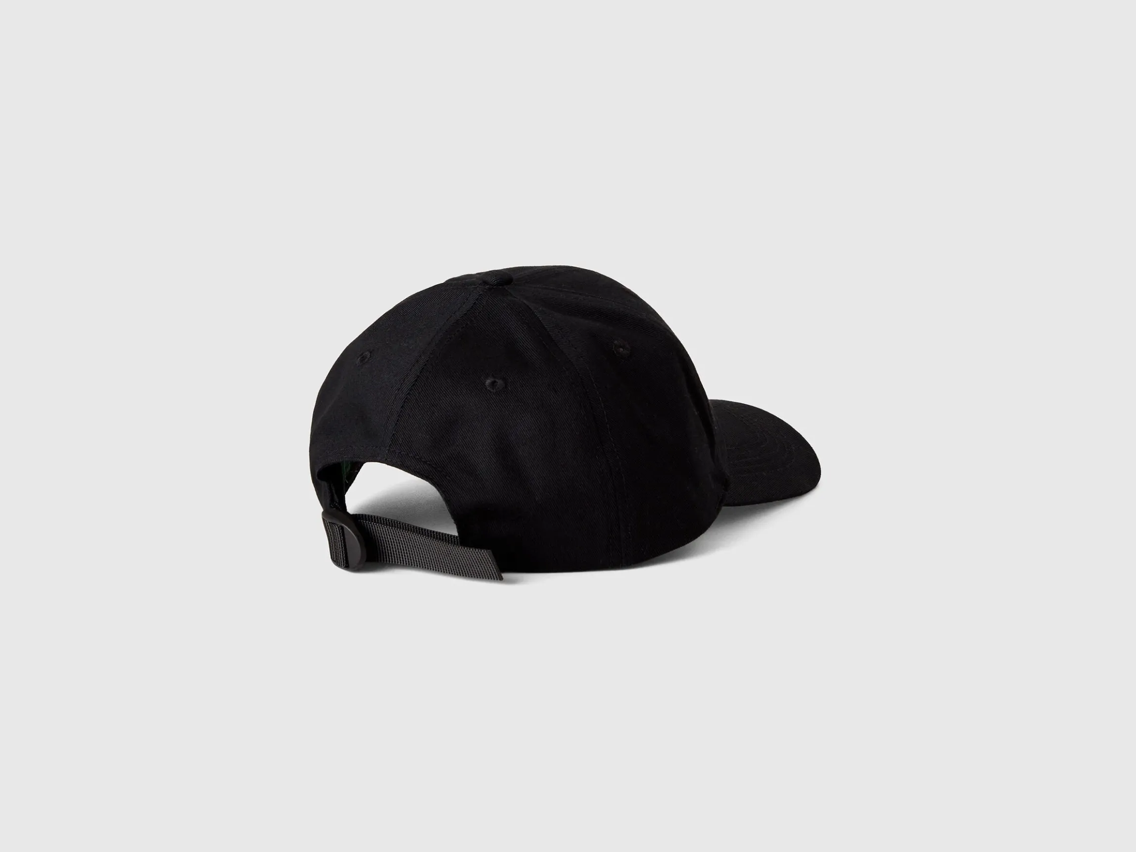 Baseball hat with embroidered logo