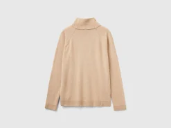 Beige turtleneck in cashmere and wool blend