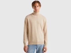 Beige turtleneck in pure cashmere