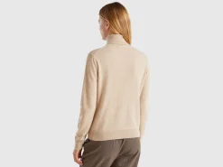 Beige turtleneck in pure cashmere