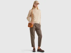 Beige turtleneck in pure cashmere