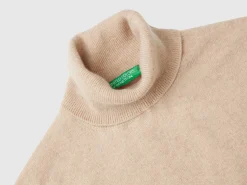 Beige turtleneck in pure cashmere