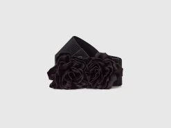 Belt with roses