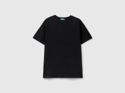 Black t-shirt