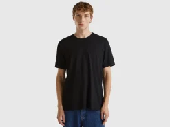 Black t-shirt in slub cotton