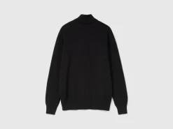 Black turtleneck in pure cashmere