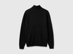 Black turtleneck in pure Merino wool