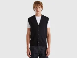 Black vest in pure Merino wool