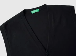 Black vest in pure Merino wool