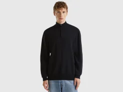 Black zip-up sweater in 100% Merino wool
