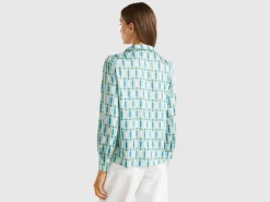 Blouse in satin with geometric pattern