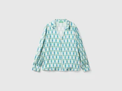 Blouse in satin with geometric pattern