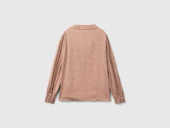 Blouse in satin with geometric pattern