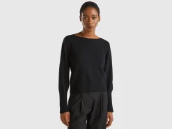 Boat neck sweater