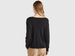 Boat neck sweater