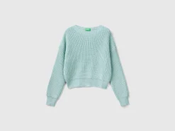 Boxy fit sweater