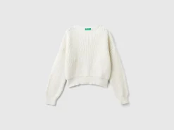 Boxy fit sweater