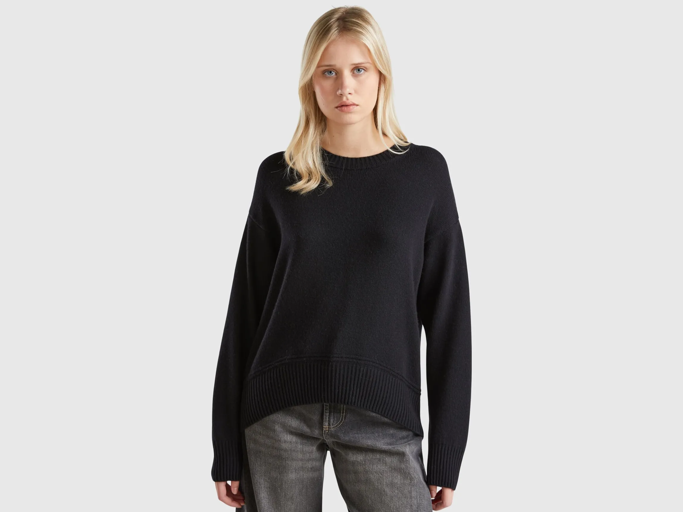 Boxy fit sweater in wool blend