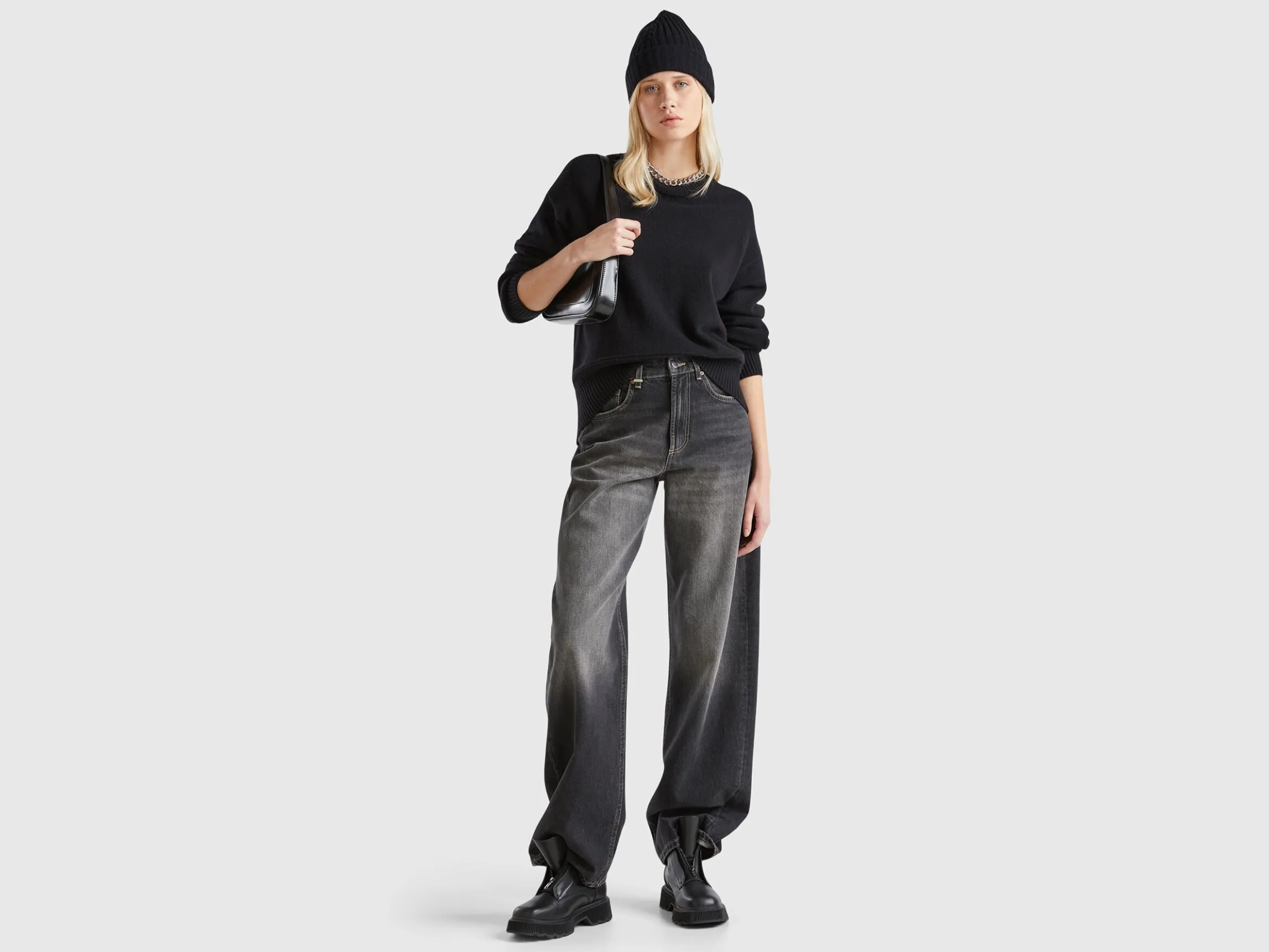 Boxy fit sweater in wool blend