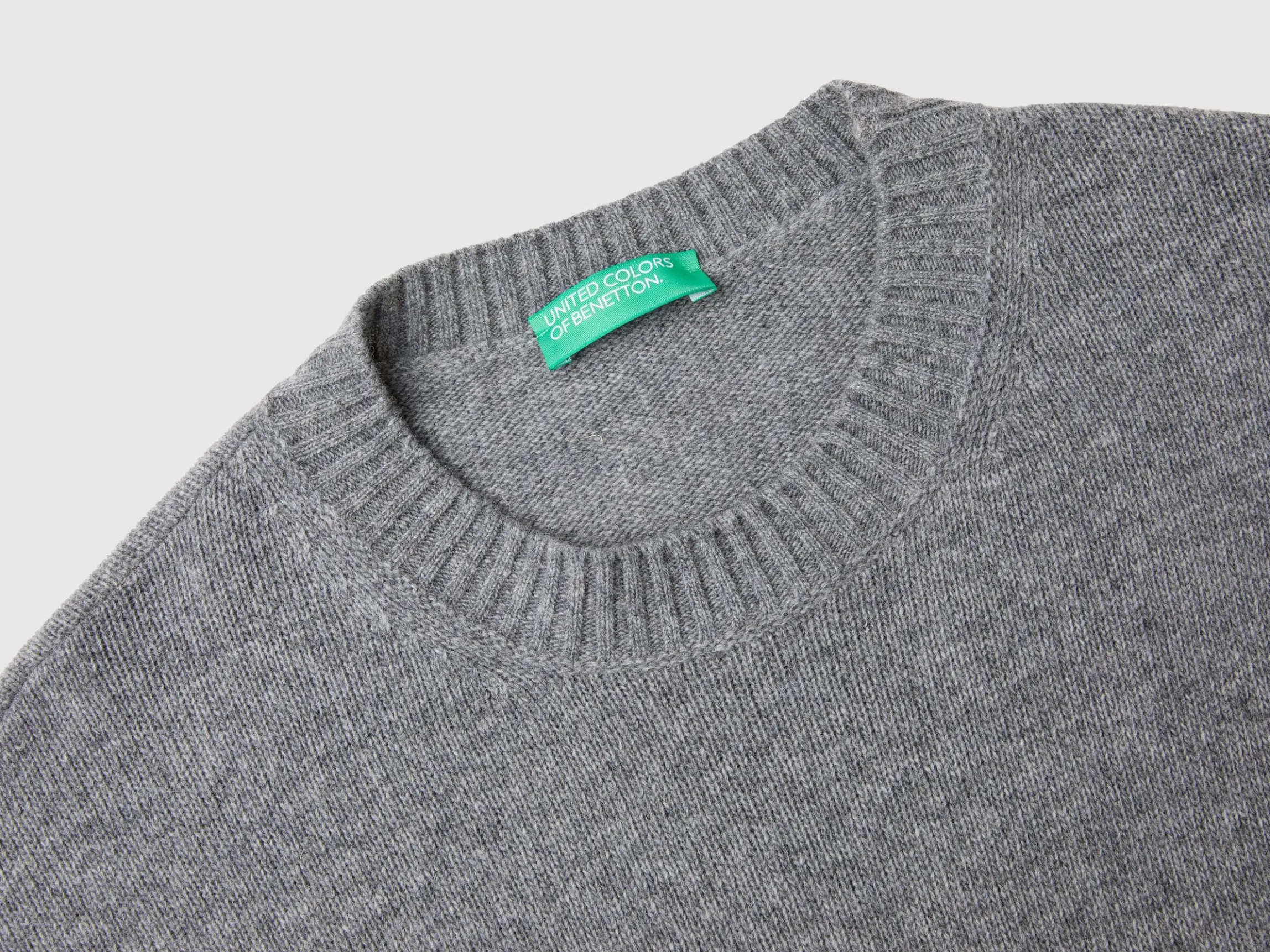 Boxy fit sweater in wool blend