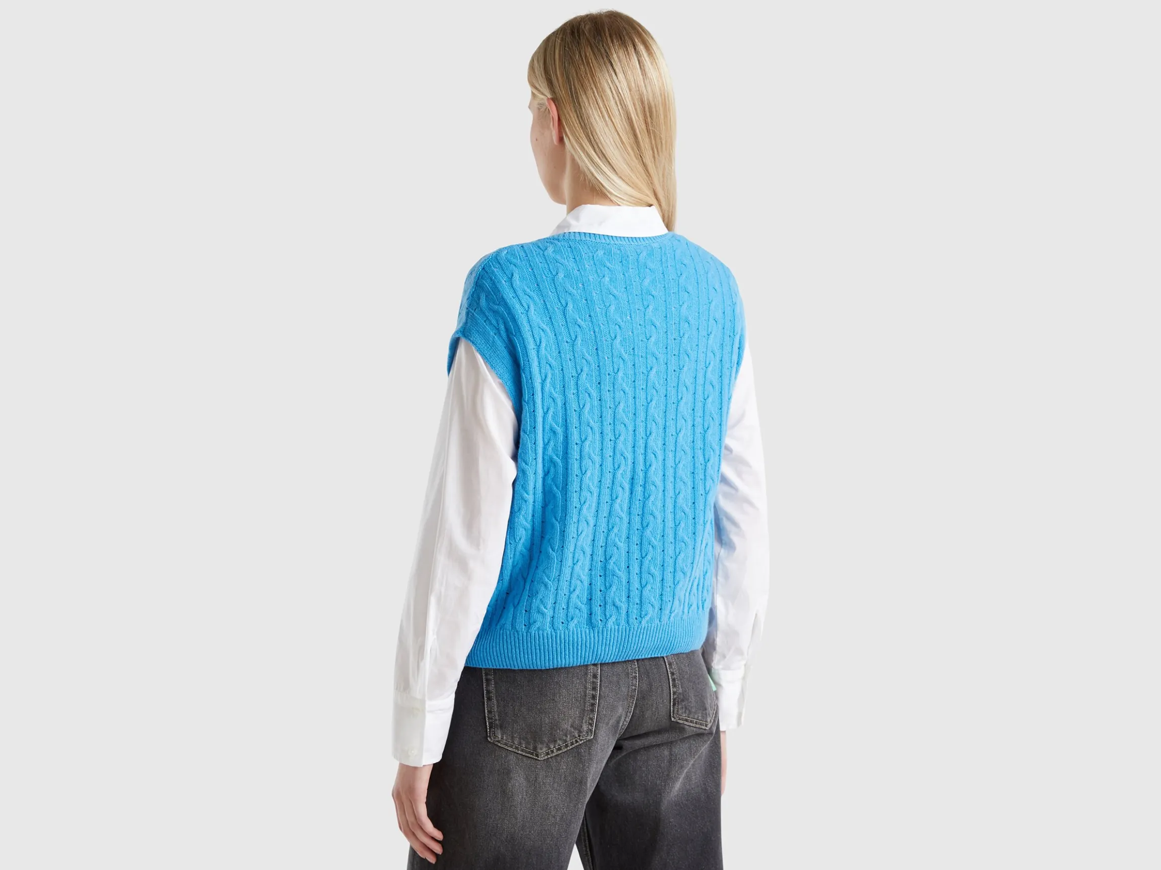 Boxy fit vest with cable knit and perforations