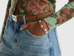 Bracelet with roses