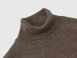 Brown turtleneck in pure Merino wool