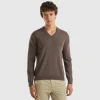Brown V-neck sweater in pure Merino wool