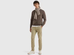 Brown V-neck sweater in pure Merino wool