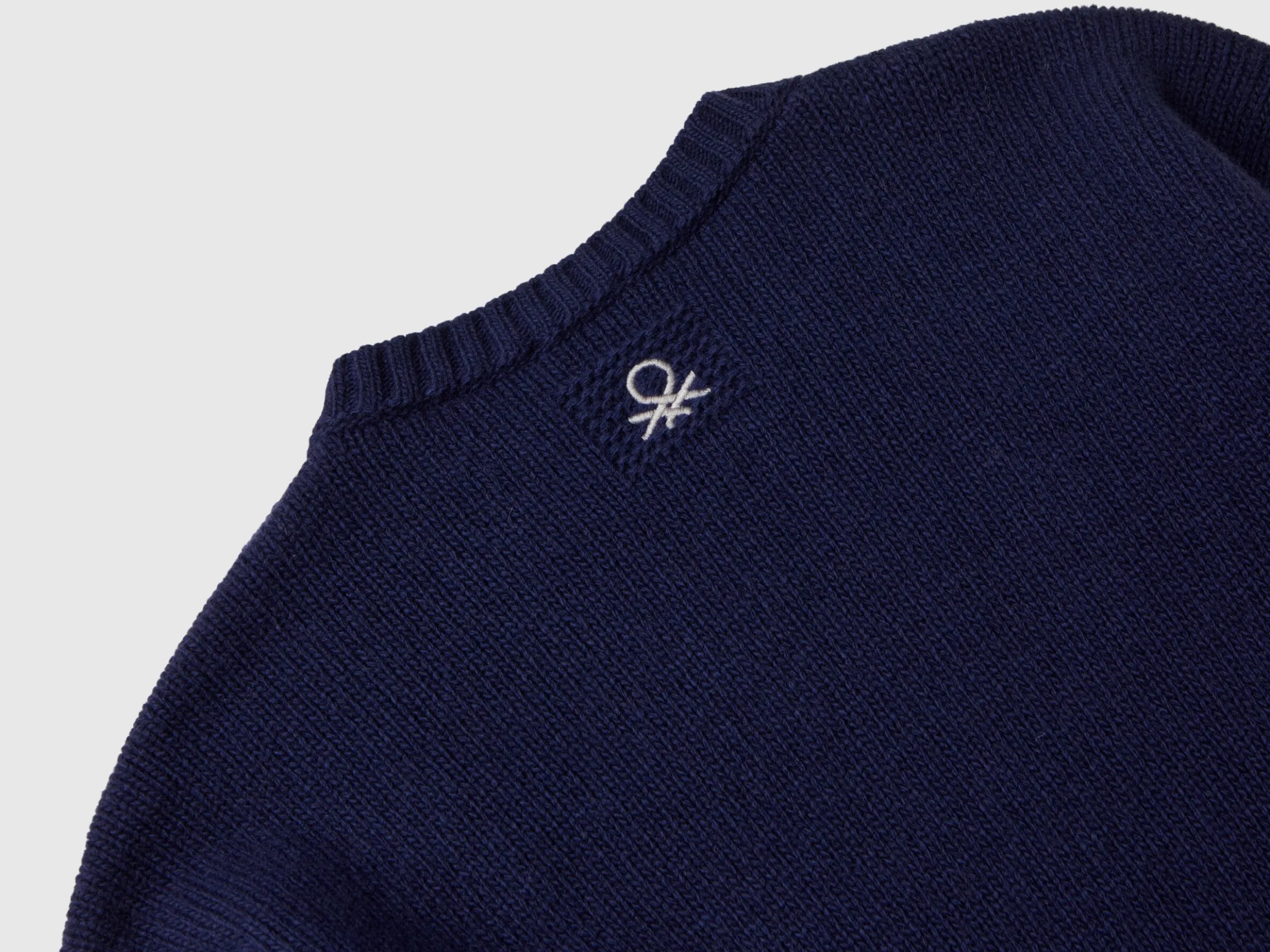 Cable knit sweater in wool blend