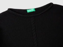 Cable knit sweater in wool blend