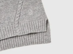 Cable knit sweater in wool blend