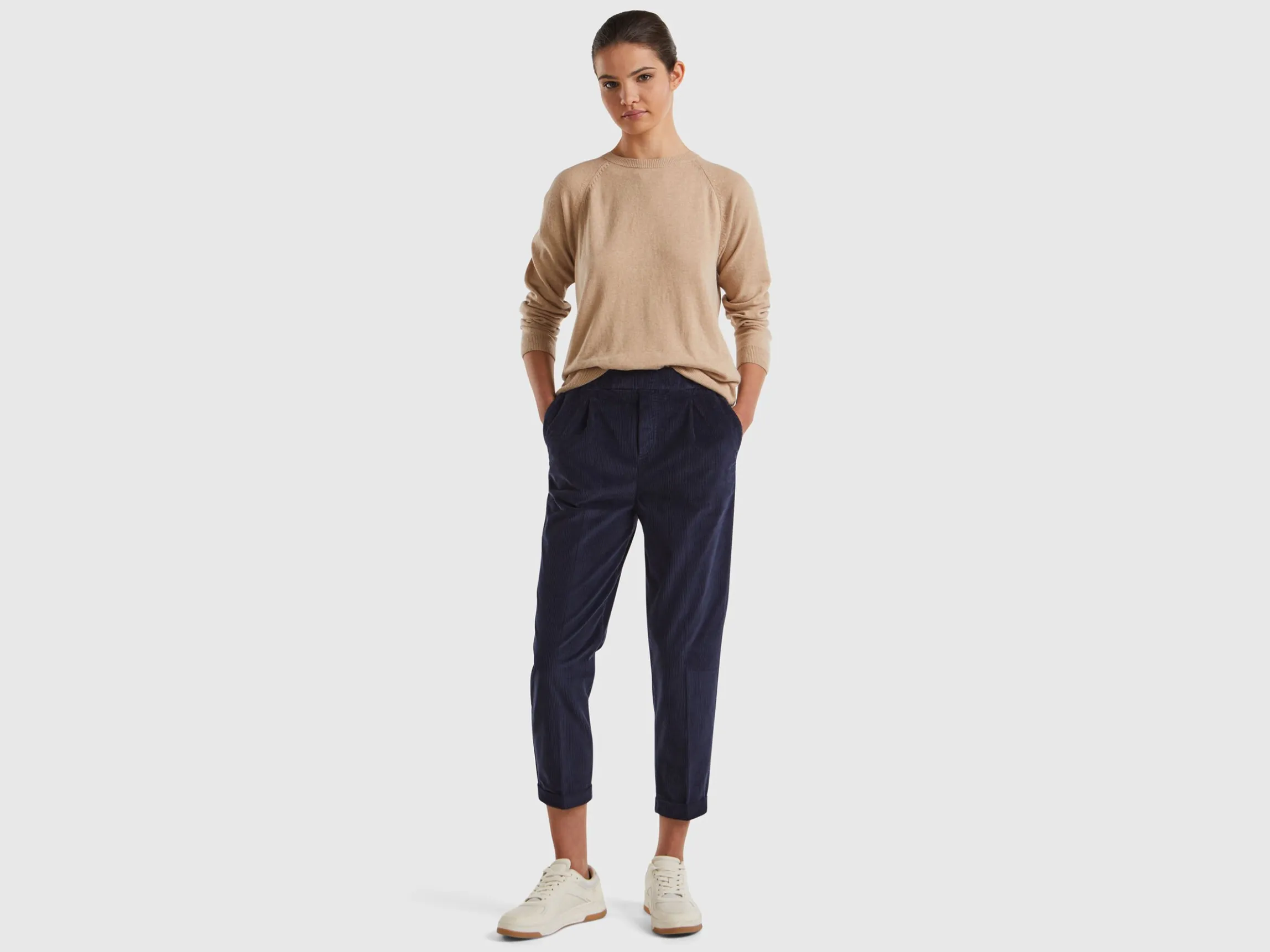 Camel crew neck sweater in cashmere and wool blend