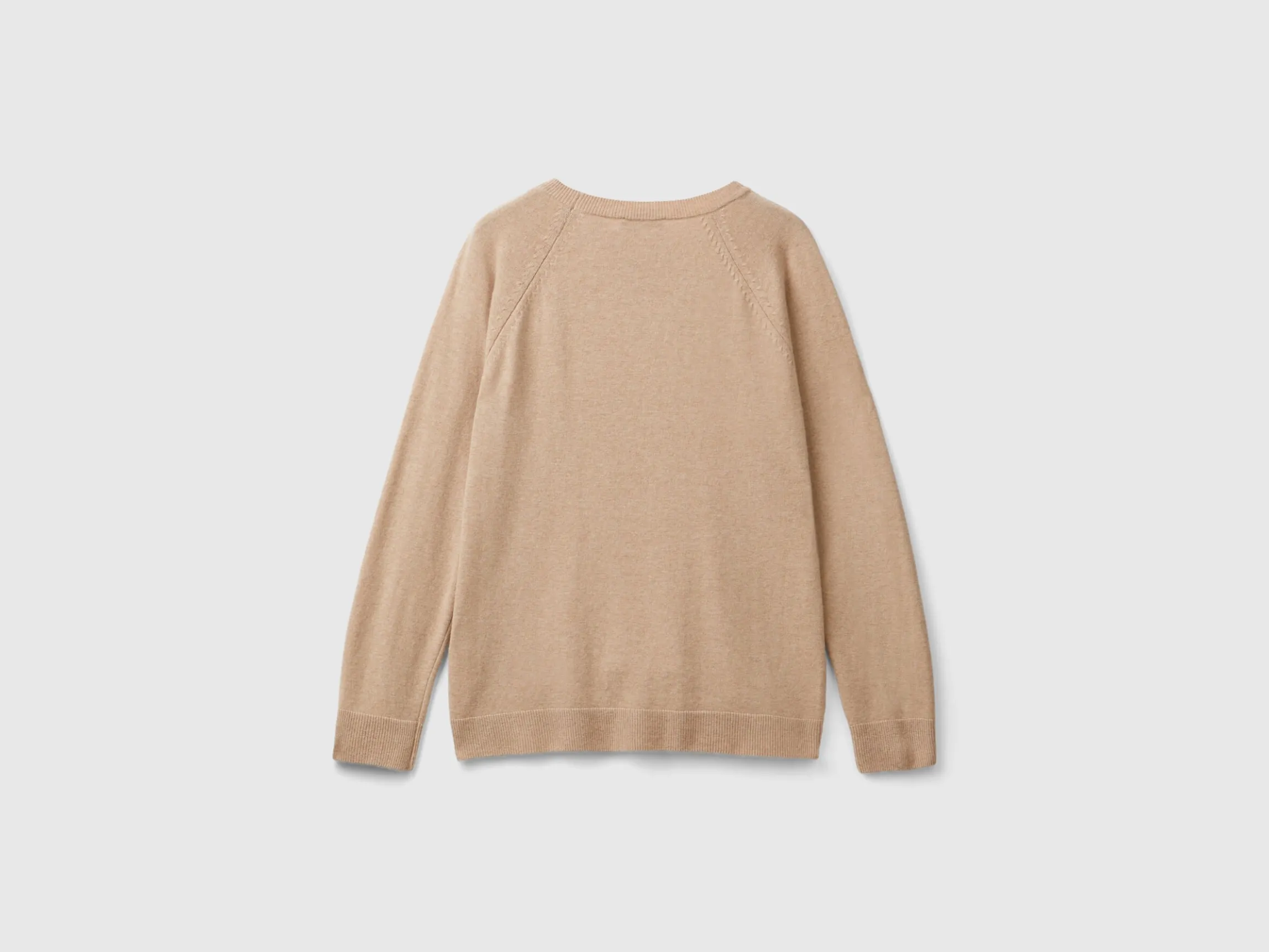 Camel crew neck sweater in cashmere and wool blend
