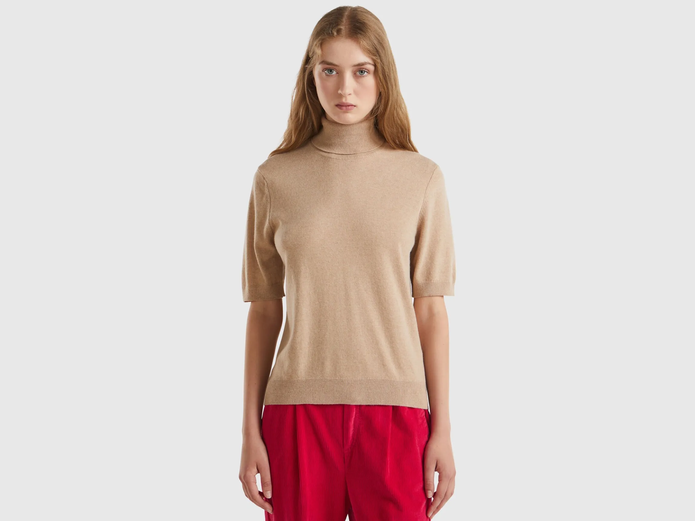 Camel short sleeve turtleneck in cashmere blend