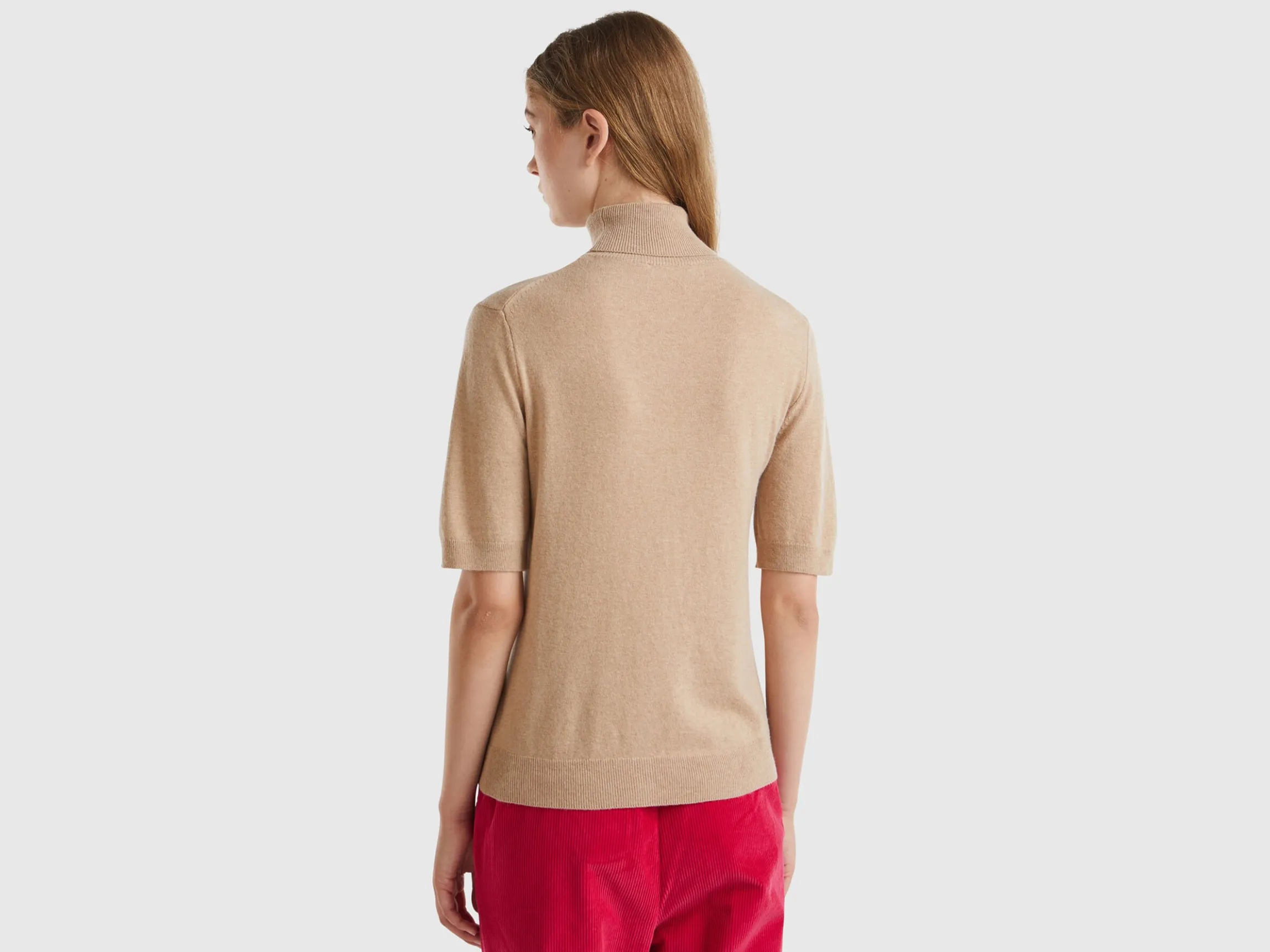 Camel short sleeve turtleneck in cashmere blend
