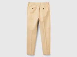 Carrot fit chinos in corduroy