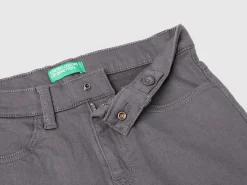 Carrot fit trousers