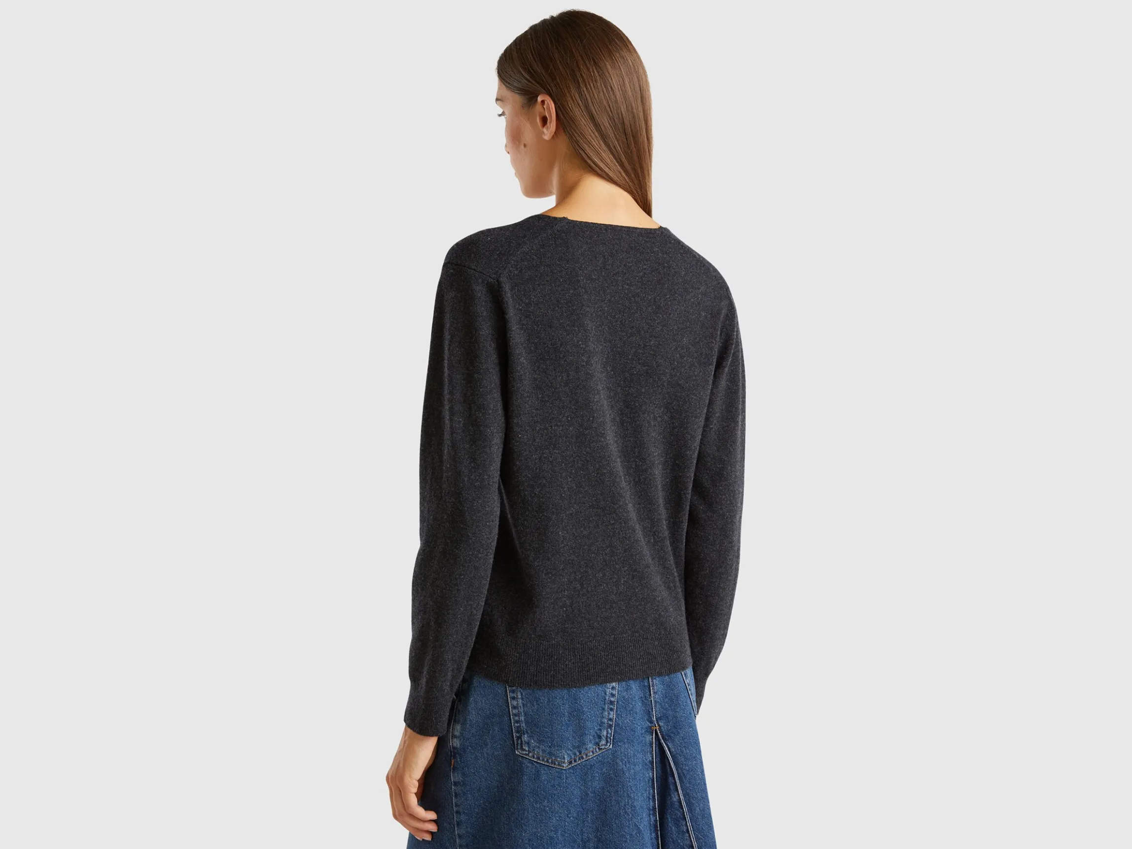 Charcoal gray V-neck sweater in pure Merino wool