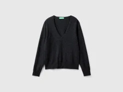 Charcoal gray V-neck sweater in pure Merino wool