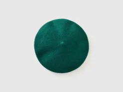 Classic beret in wool blend