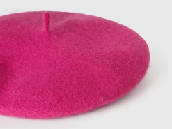 Classic beret in wool blend