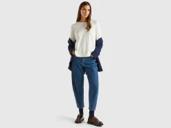 Cream crew neck sweater in cashmere and wool blend
