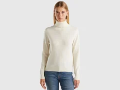 Cream white turtleneck in pure cashmere