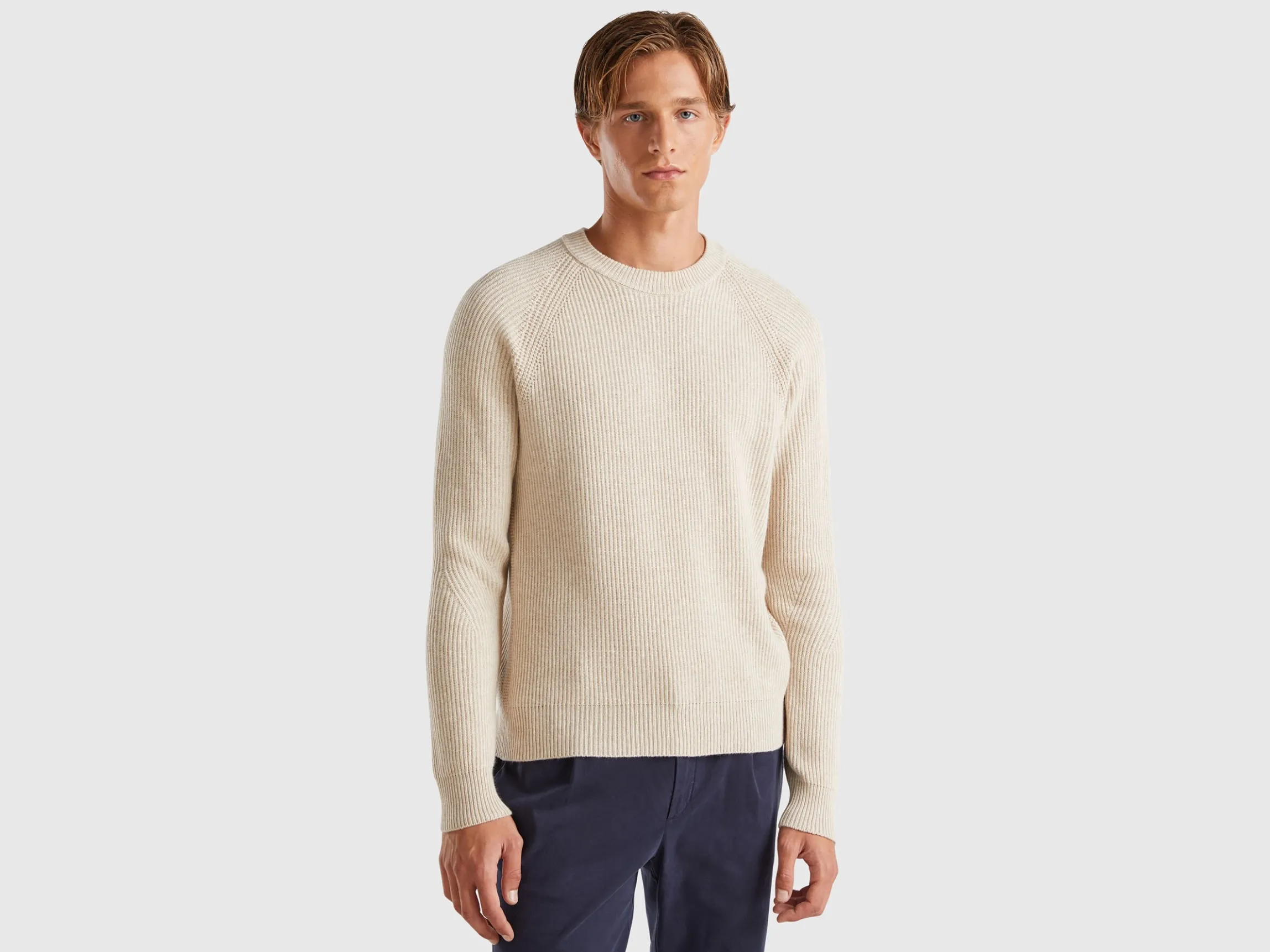 Crew neck sweater in cashmere blend