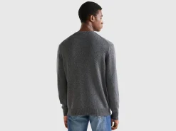 Crew neck sweater in cashmere and wool blend