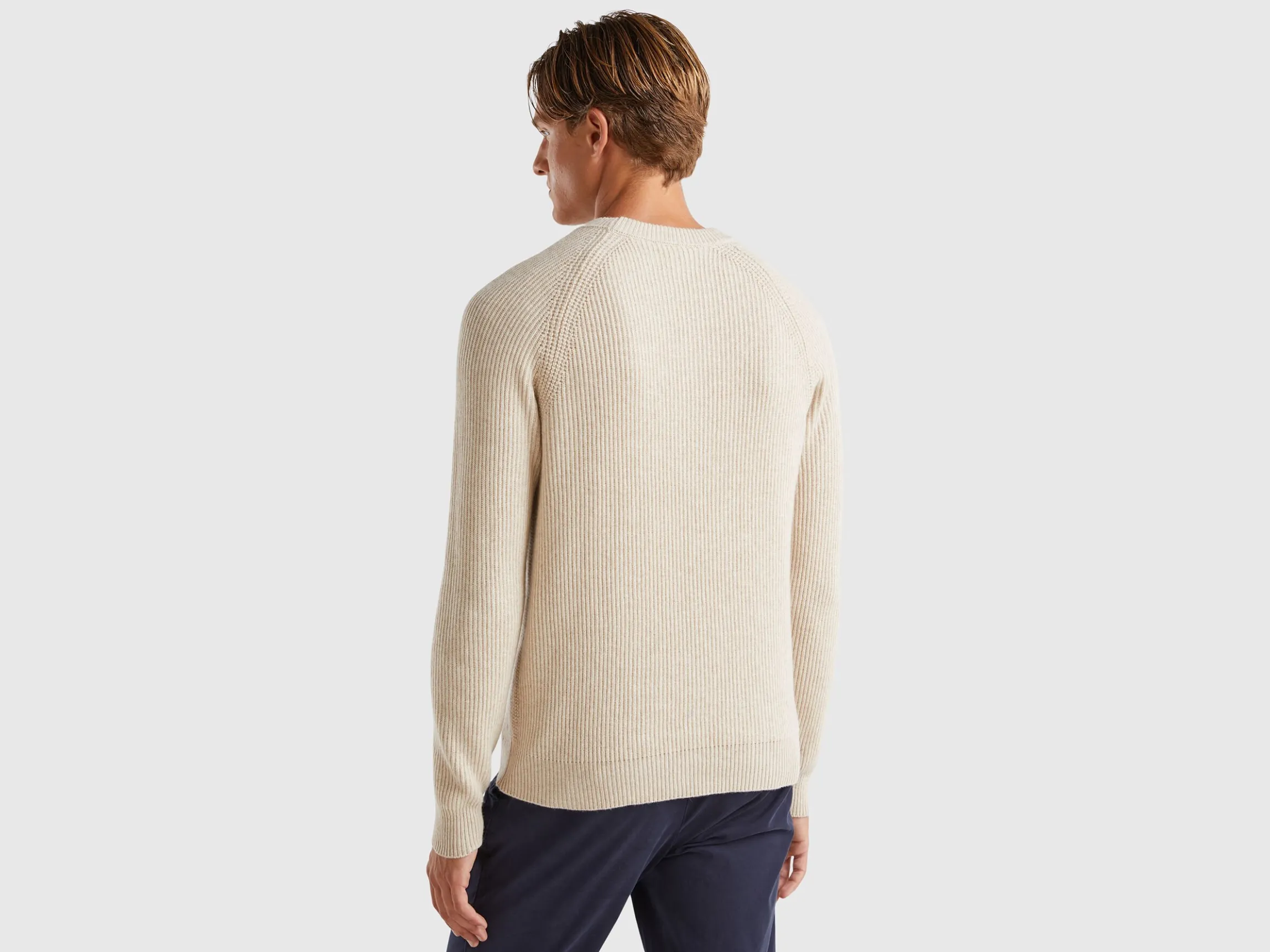 Crew neck sweater in cashmere blend
